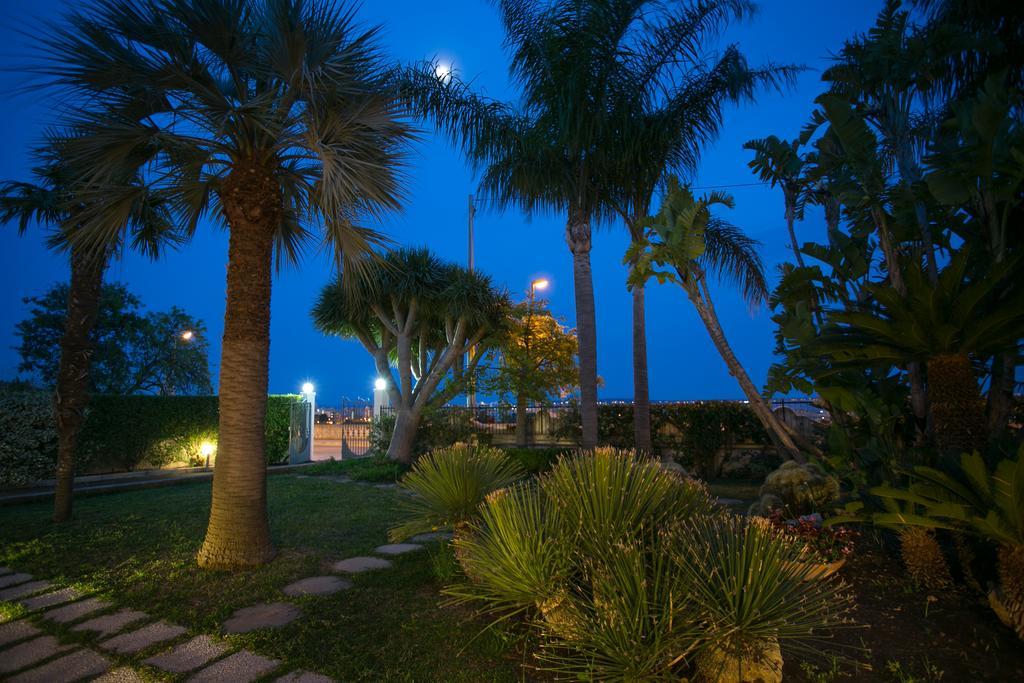 Temenos Villa By Ortigiaapartments Syracuse Luaran gambar