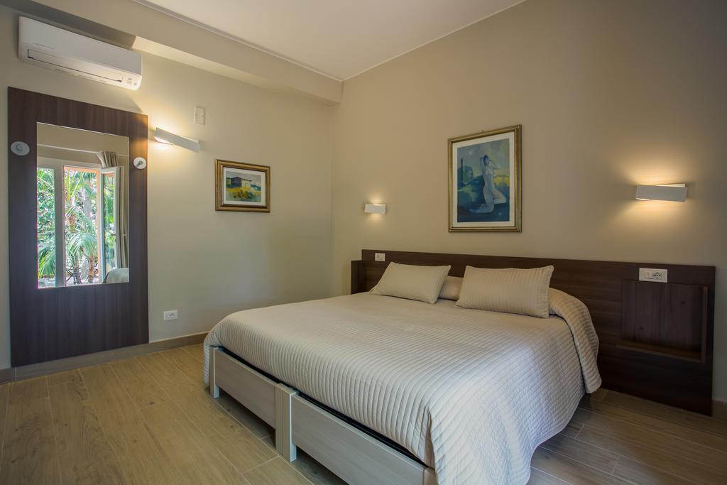 Temenos Villa By Ortigiaapartments Syracuse Luaran gambar
