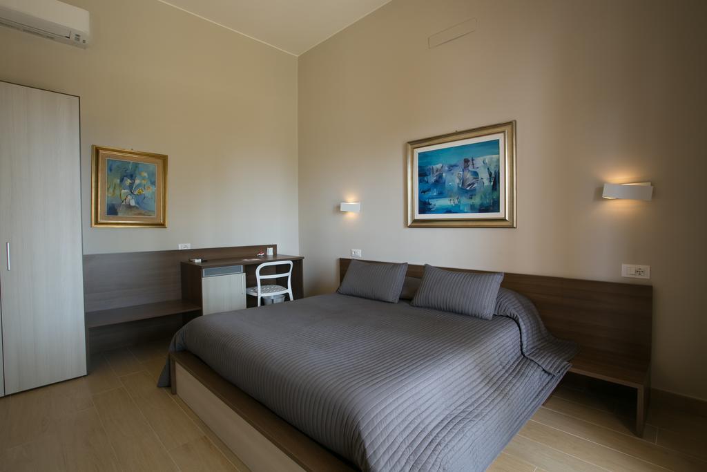 Temenos Villa By Ortigiaapartments Syracuse Luaran gambar