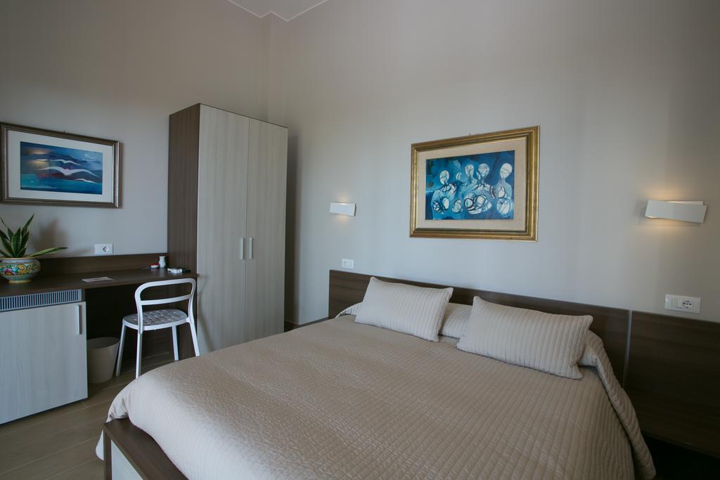 Temenos Villa By Ortigiaapartments Syracuse Luaran gambar