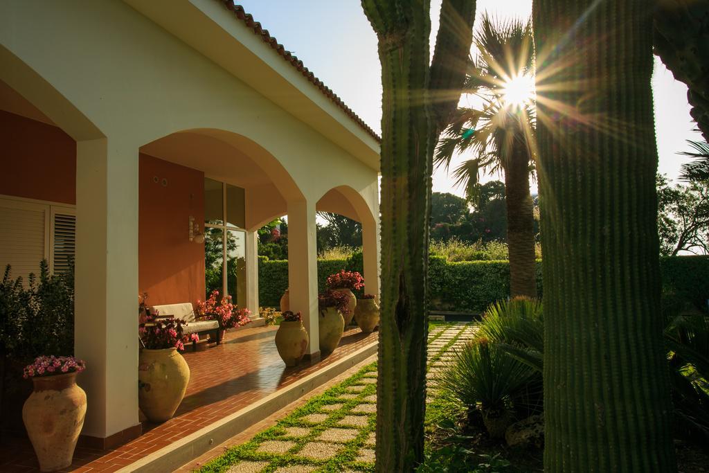 Temenos Villa By Ortigiaapartments Syracuse Luaran gambar
