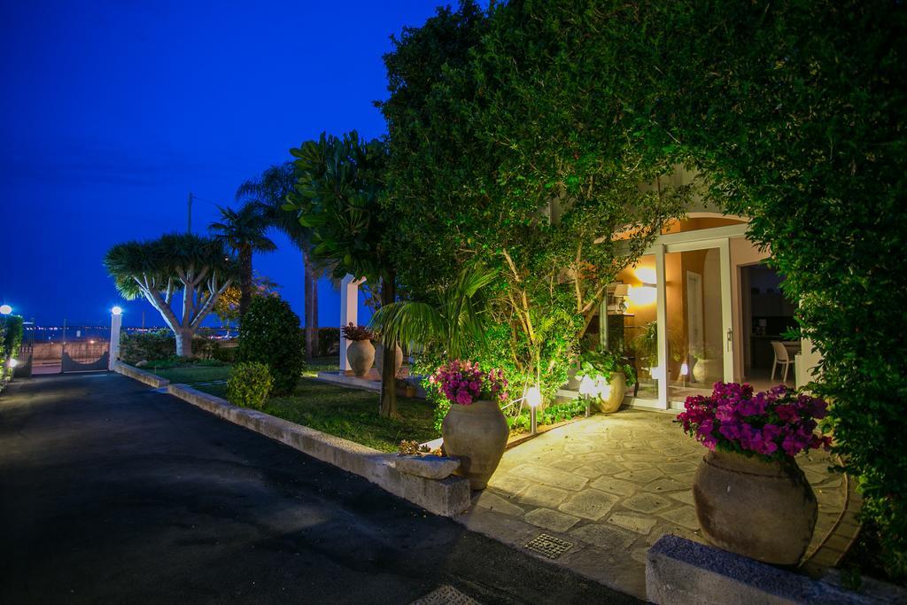 Temenos Villa By Ortigiaapartments Syracuse Luaran gambar