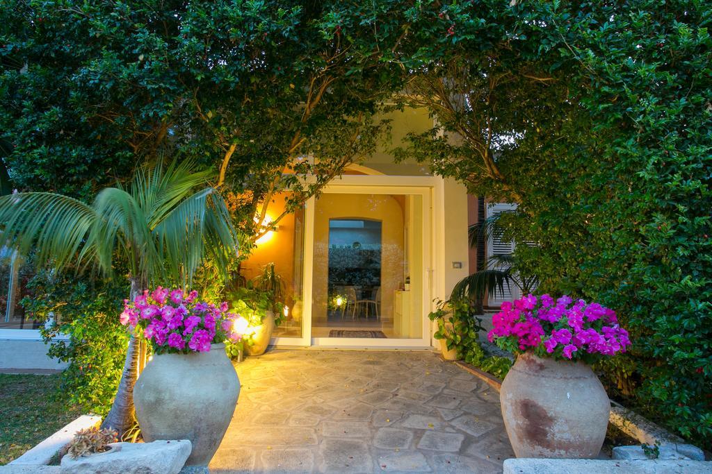 Temenos Villa By Ortigiaapartments Syracuse Luaran gambar